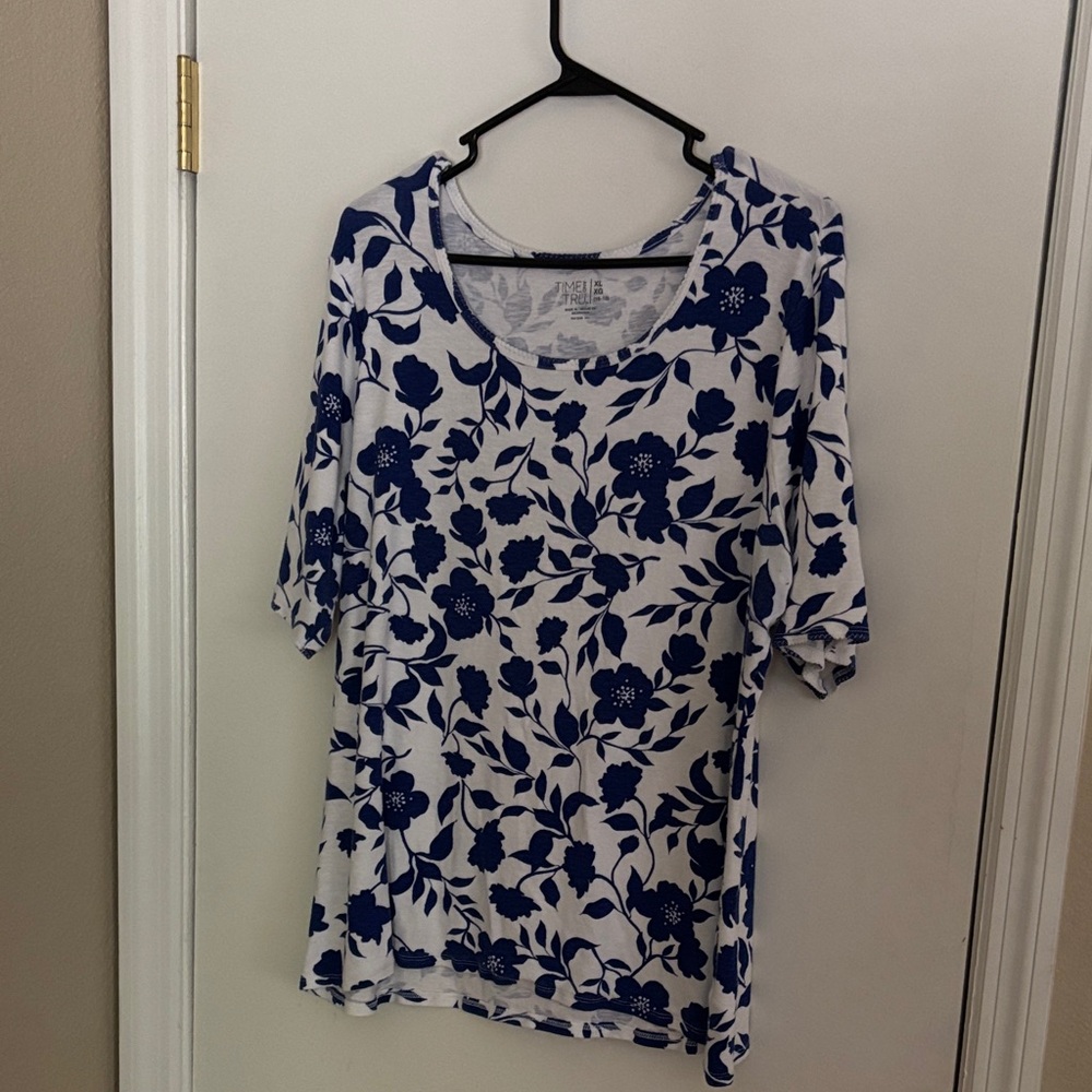 Time and Tru Blue Floral Scoop Neck Top